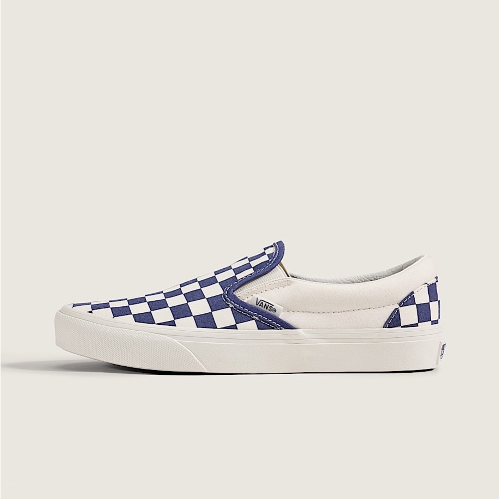 Scoop up  Vans Slip-On Sneakers in Navy and White Checkerboa - Picture 2 of 9